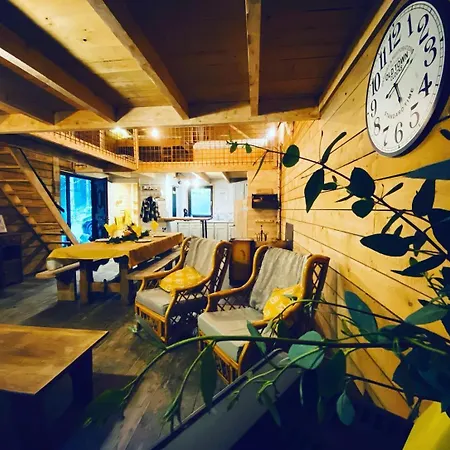 De La Folie Apartment *